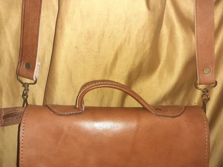 Bolso fez mariconera asa doble