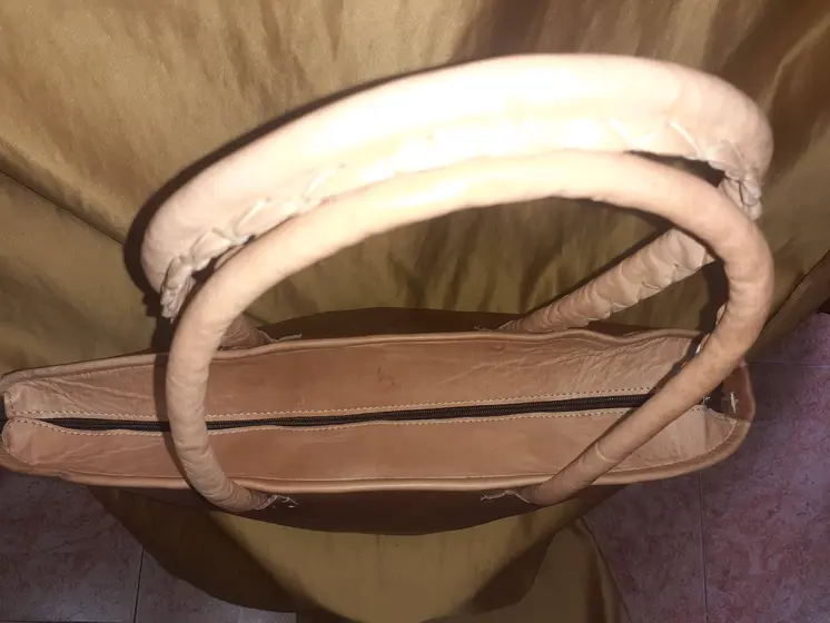 Bolso Vacuno asa hilo blanco