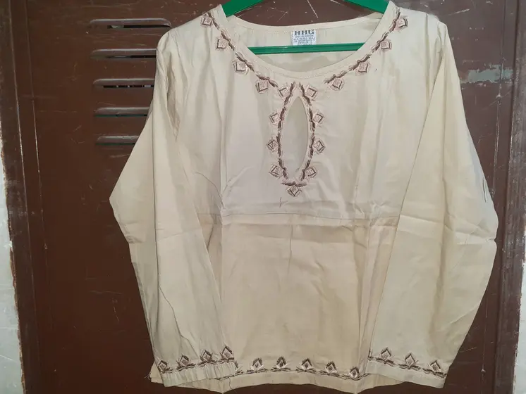 Blusa de mujer con mangas