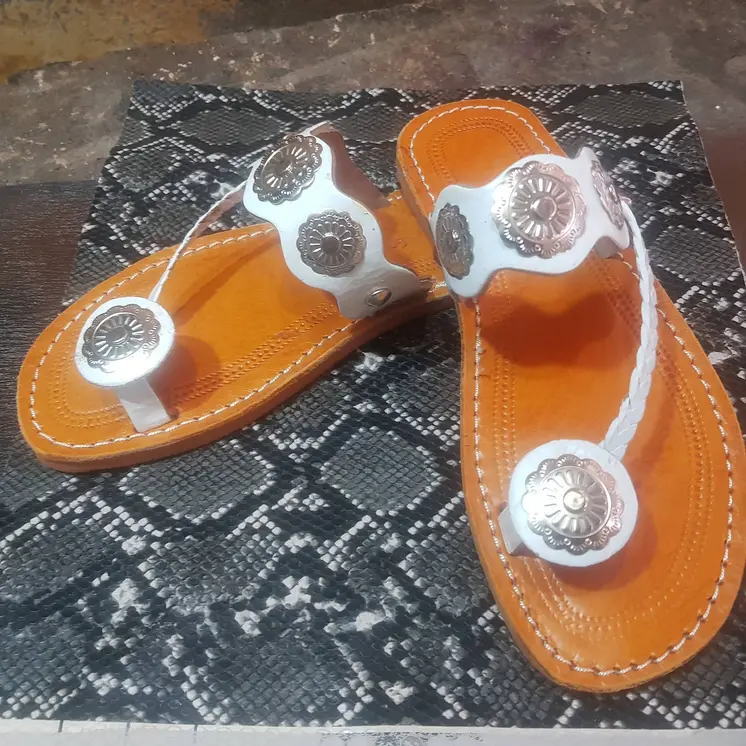 Sandalias de monedas beige/blanco