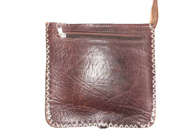 Bolso cuadrado vacuno calado