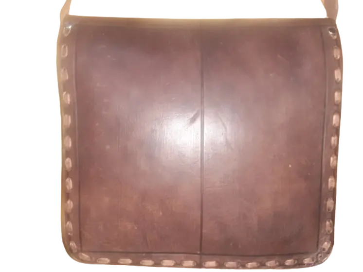 Bolso labrado con cordon