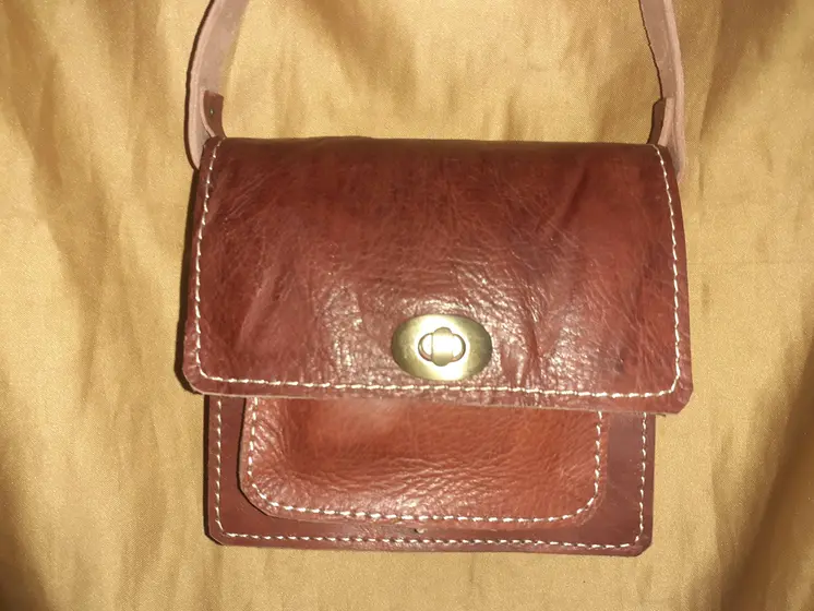 Bolso cuadrado click doble
