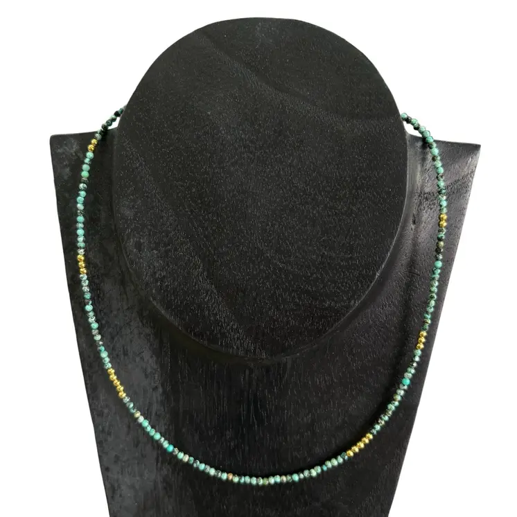 Collares de mujer de Tailandia