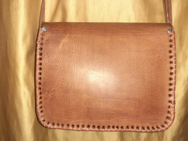 Bolso Cuadrado labrado piedra click