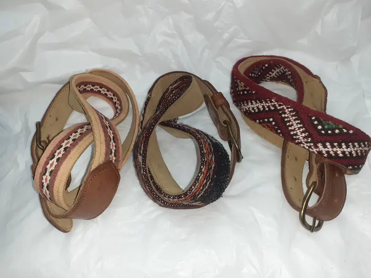 Cinturón de cuero con Kilim