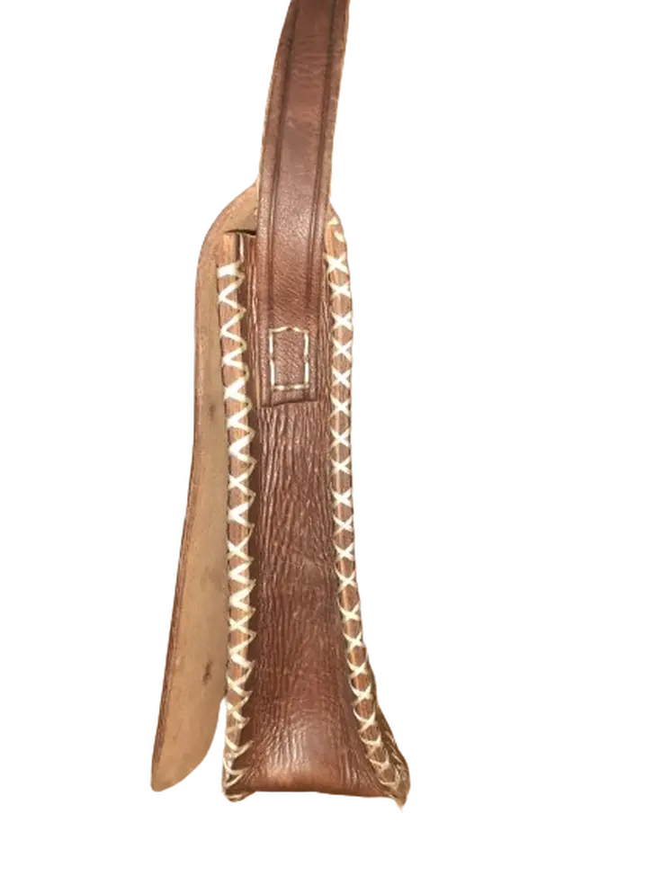 Bolso cuadrado vacuno calado
