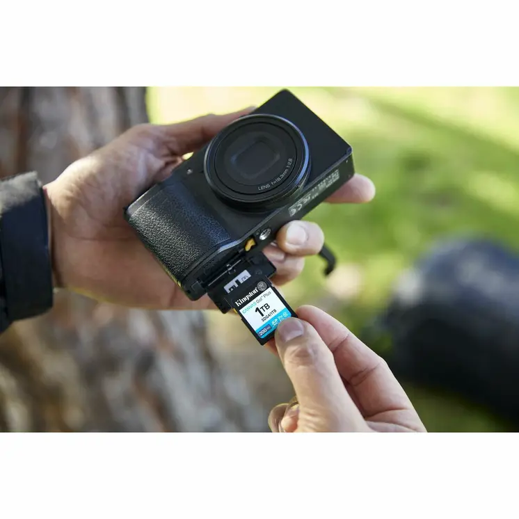 Micro SD Memory Card with Adaptor Kingston SDG4/1TB 1 TB