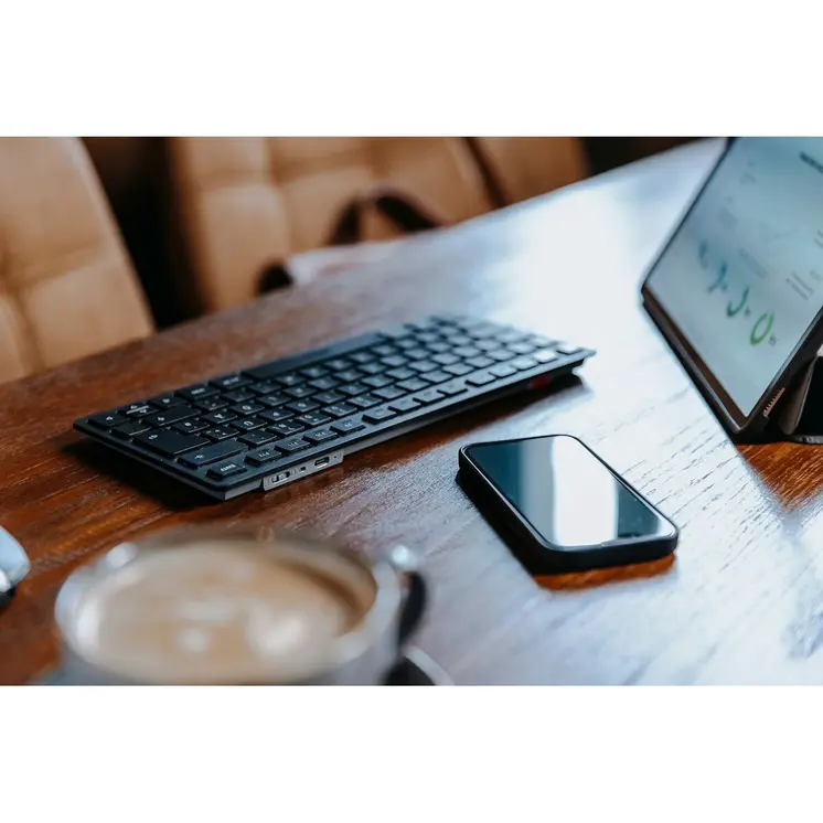 Keyboard Cherry KW 9200 MINI Spanish Qwerty Black