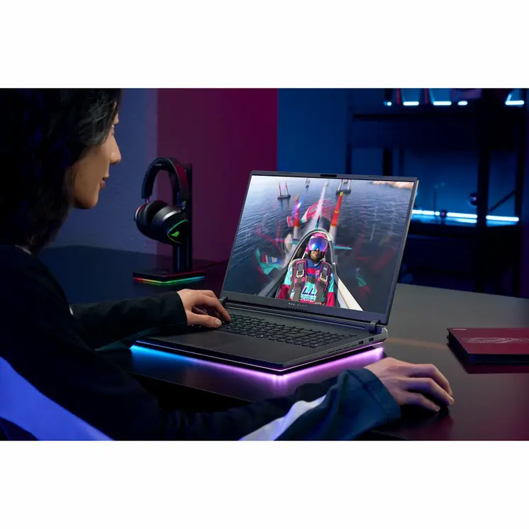 Laptop Asus 90NR0LE1-M00230 18" Intel Core i7 32 GB RAM 1 TB SSD