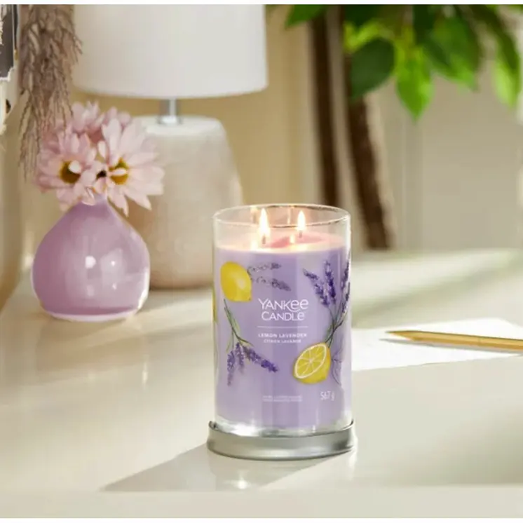 Scented Candle Yankee Candle 1630038E Purple