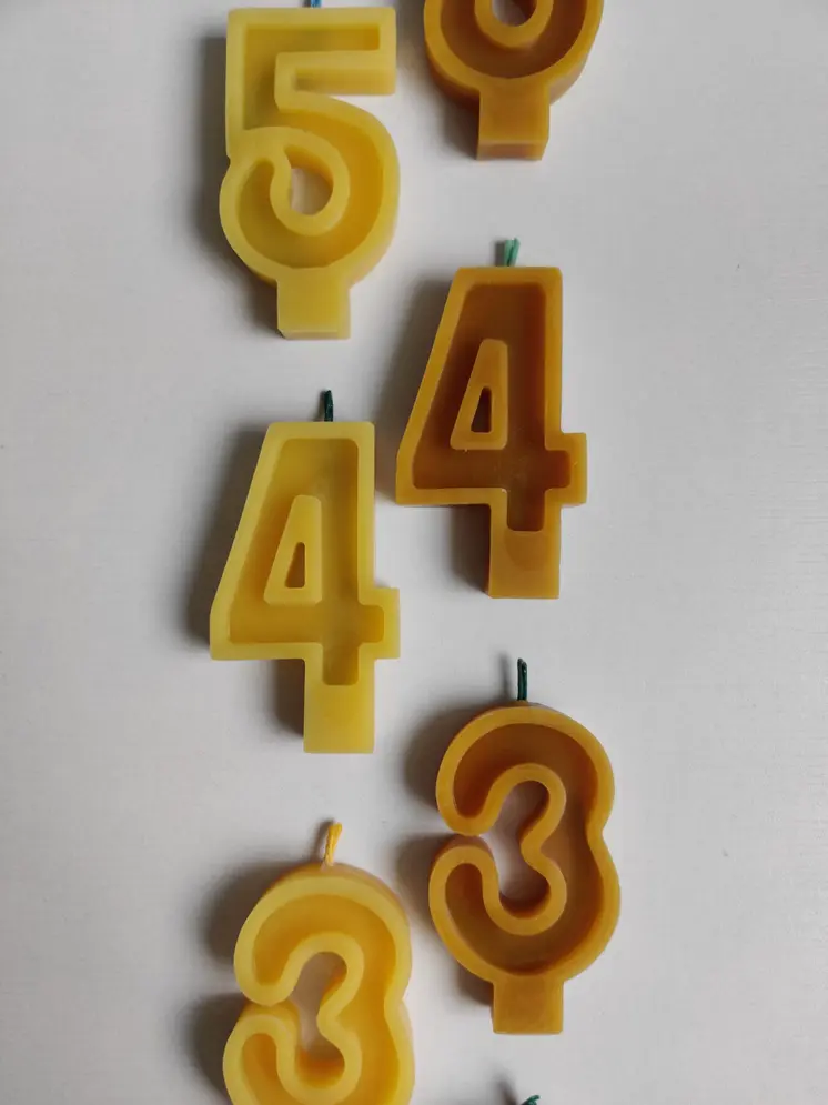 Handmade Beeswax Number Candles | 0-9 | Natural