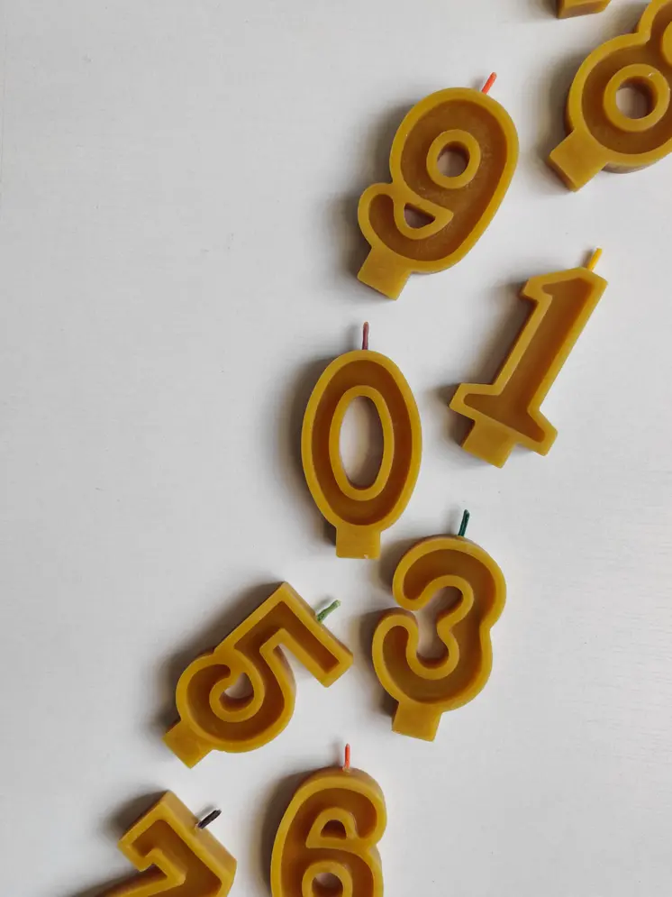 Handmade Beeswax Number Candles | 0-9 | Natural