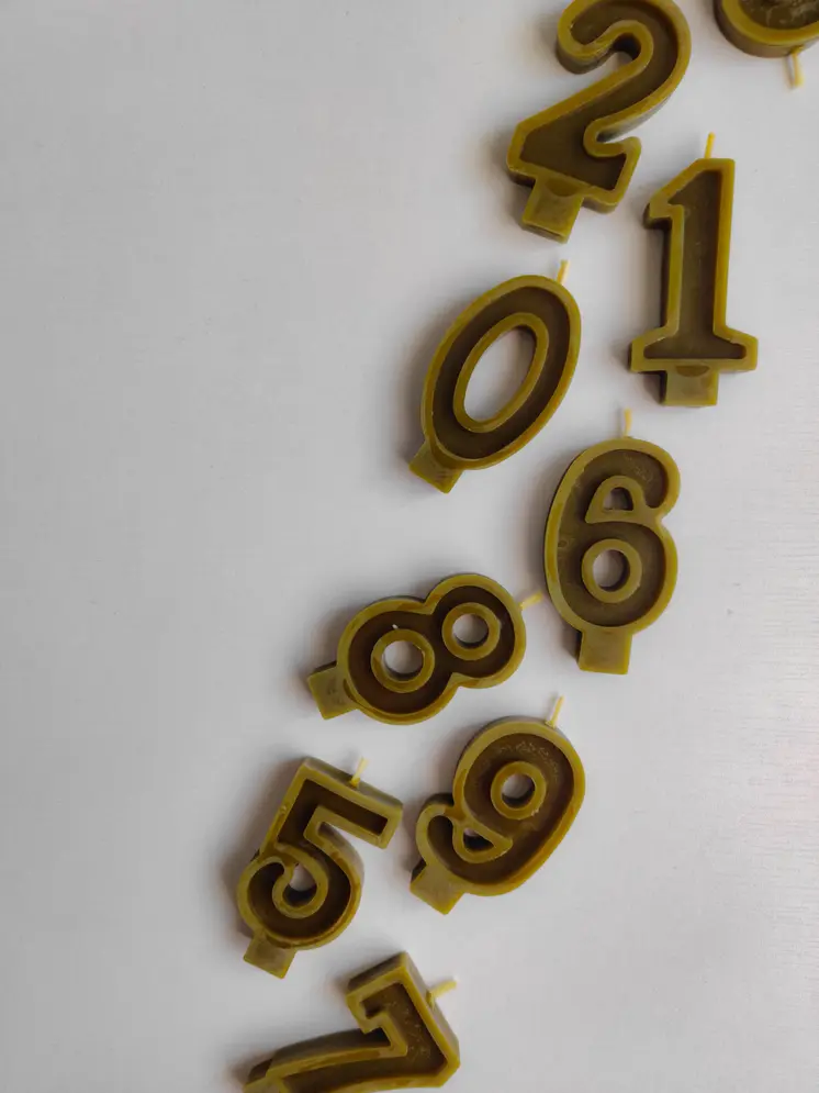 Handmade Green Tea Beeswax Number Candles | 0-9 | Green Tea