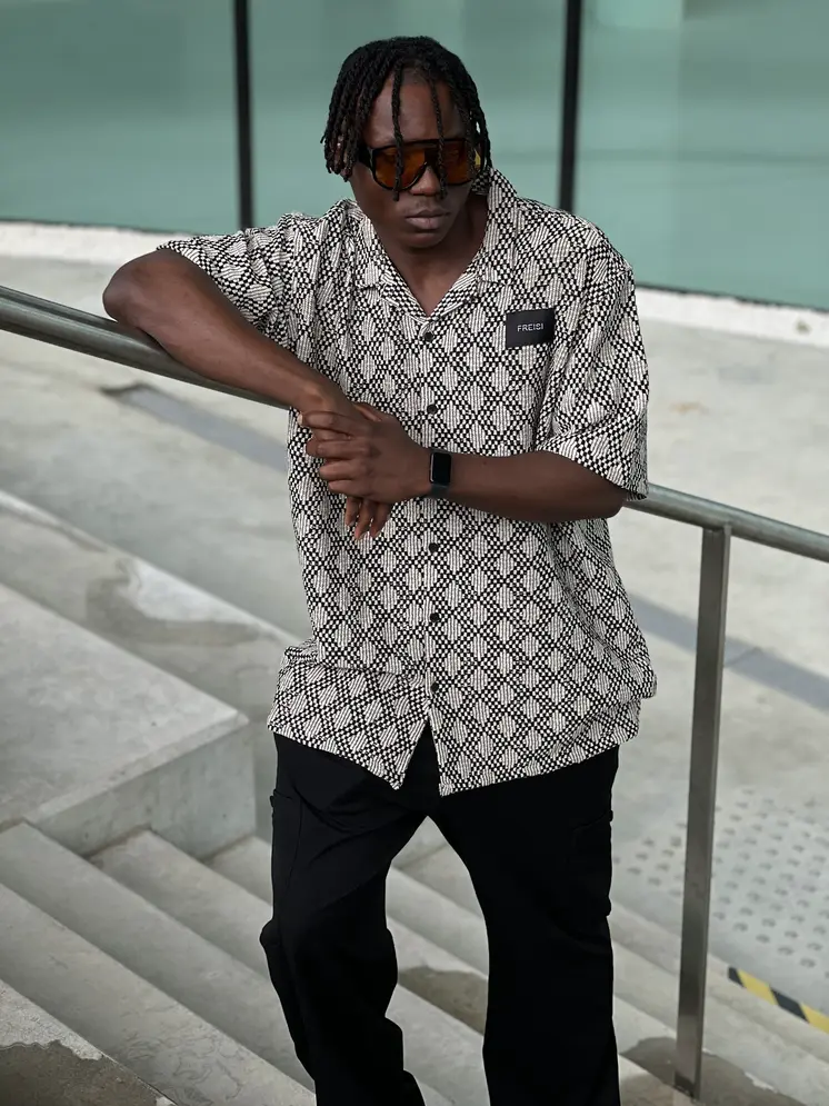 FREISI Two-Tone Shirt