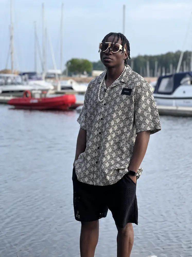FREISI Two-Tone Shirt