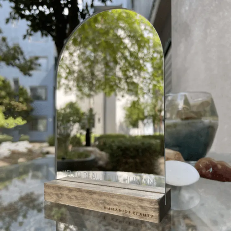 Self Reflecting Mirror