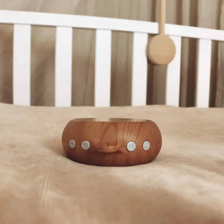Battery music box for wooden mobile