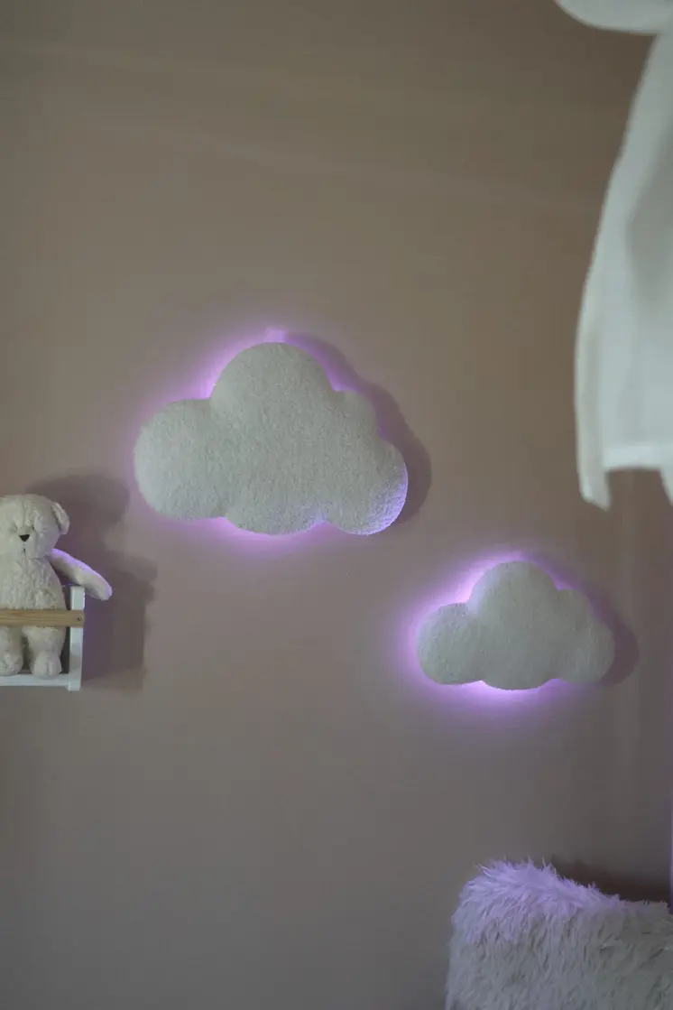 Cloud bouclé wall decor