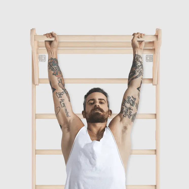 MAMOI® Sprossenwand mit verstellbaren Holzringen, Trainingsgerät für Erwachsene und Kinder, Heim-Fitness, Kraft- und Mobilitätstraining, Naturholz, Wandmontage, Made in EU, 100 % ECO