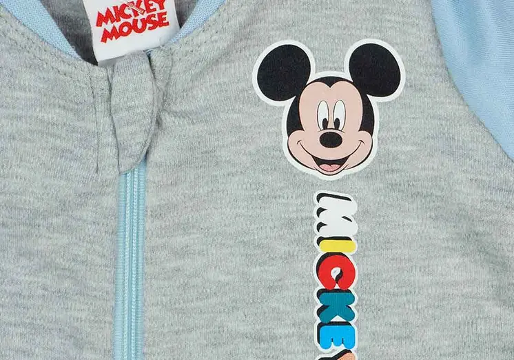 Hosszú ujjú, elöl cipzáras overálos pizsama Mickey mintával