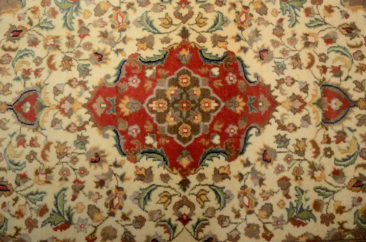 Kashan Hand knotted Woolen Room Rugs