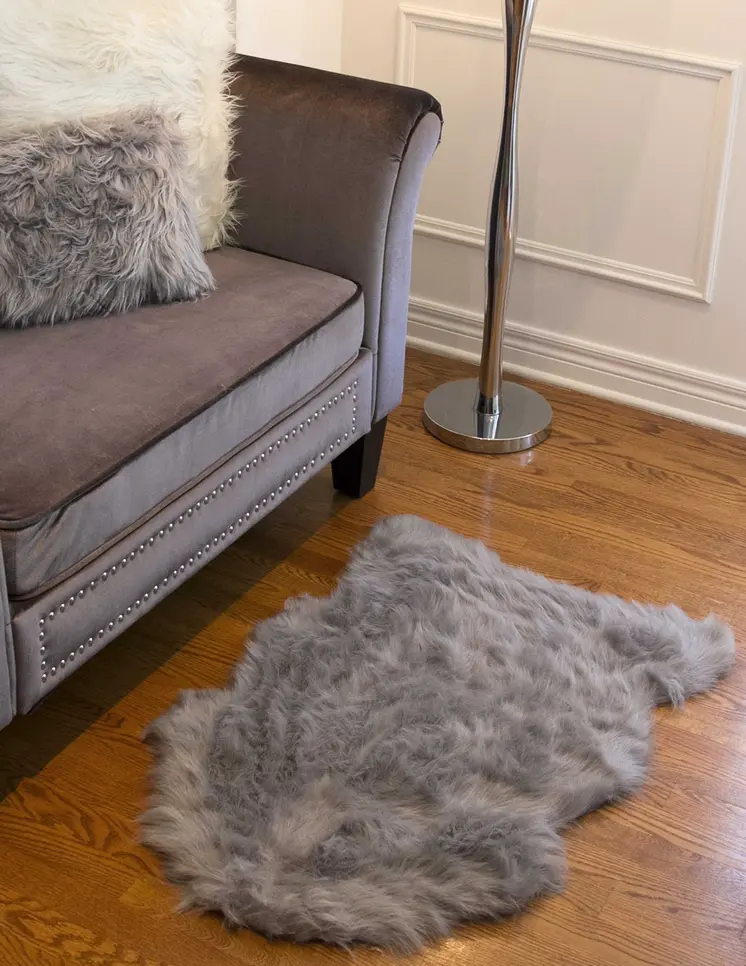 2' X 3' Gray Faux Sheepskin Area Rug