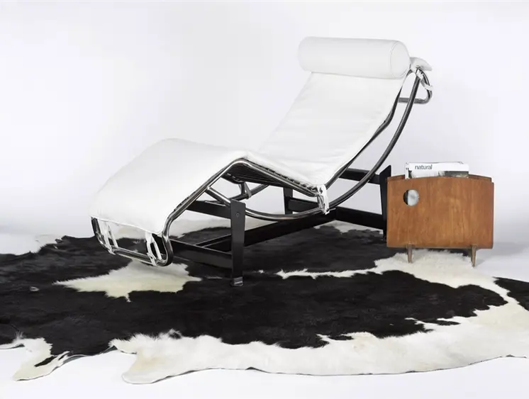 5' X 7' Black And White Cowhide Area Rug