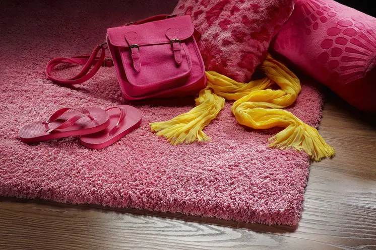 8' X 11' Pink Shag Hand Woven Area Rug