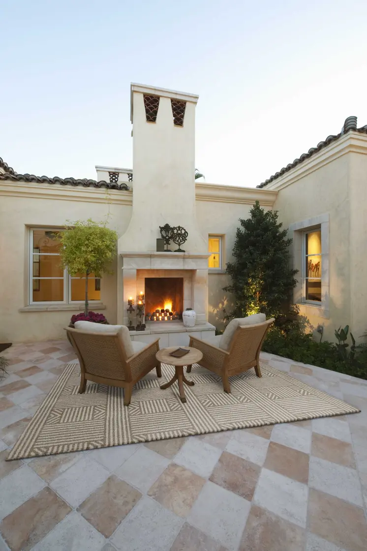 7' X 9' Beige And Ivory Geometric Indoor Outdoor Area Rug