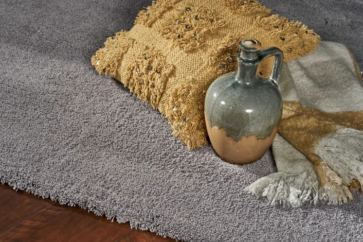 5' X 7' Gray Shag Hand Woven Area Rug