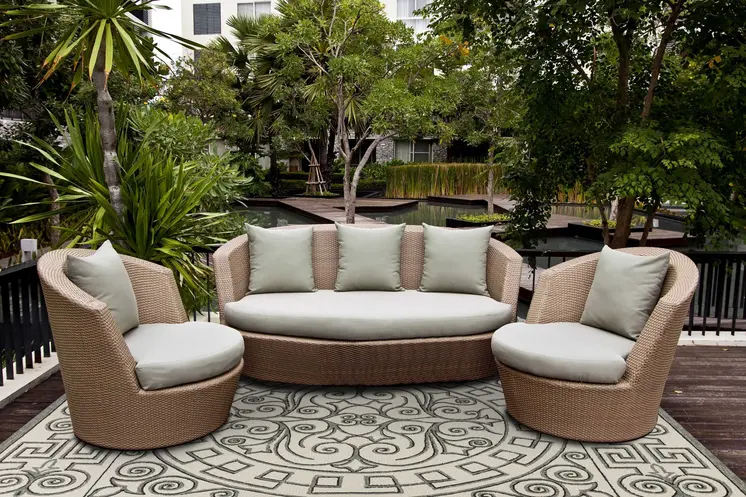 5' X 8' Gray And Ivory Damask Indoor Outdoor Area Rug