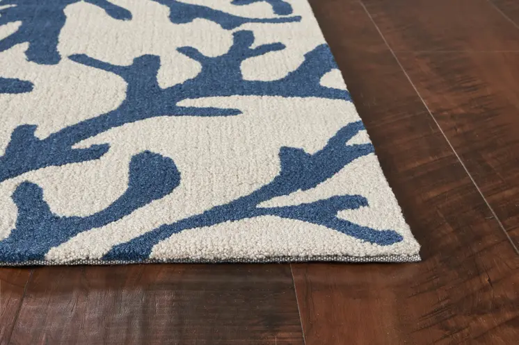7' Ivory And Blue Coral Hand Hooked Round Rug
