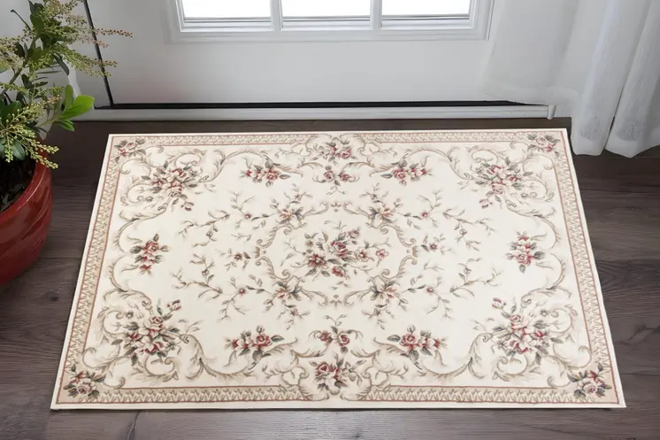 3' X 5' Ivory And Red Floral Area Rug