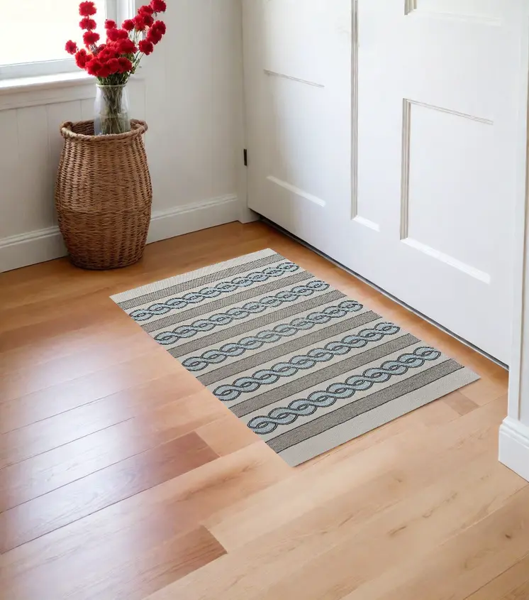 3' X 5' Ivory Geometric Hand Hooked Worn/Fade Area Rug