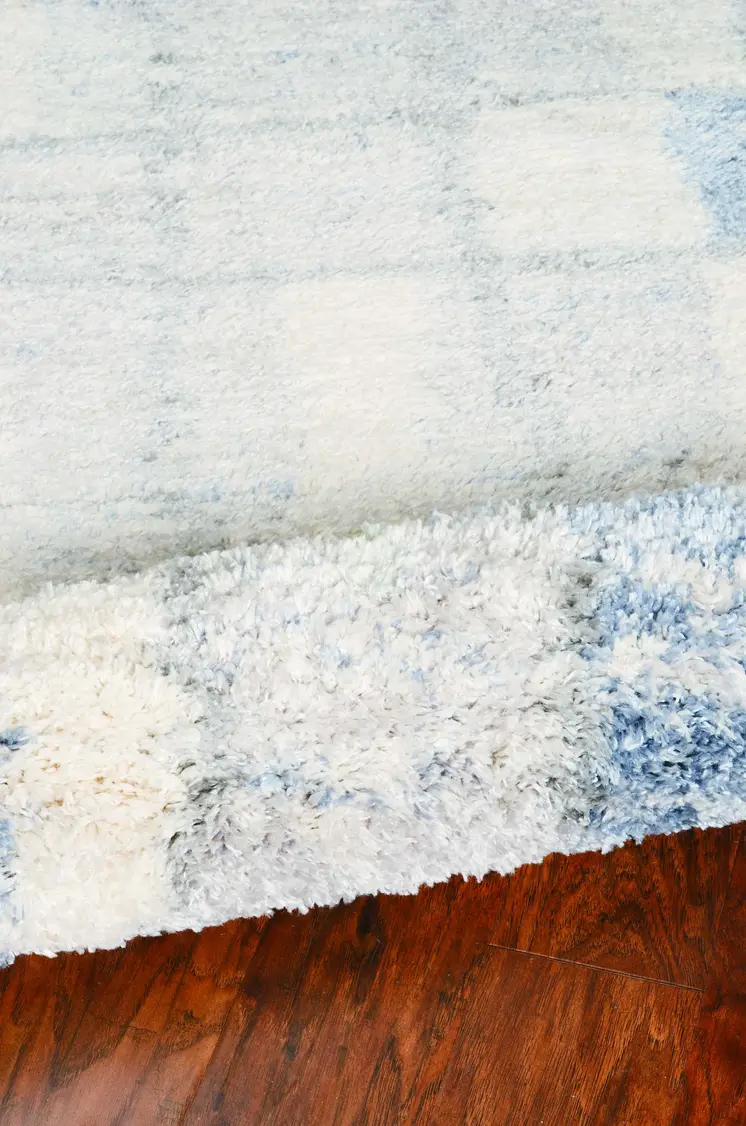 4' X 6' Ivory And Blue Abstract Distressed Area Rug