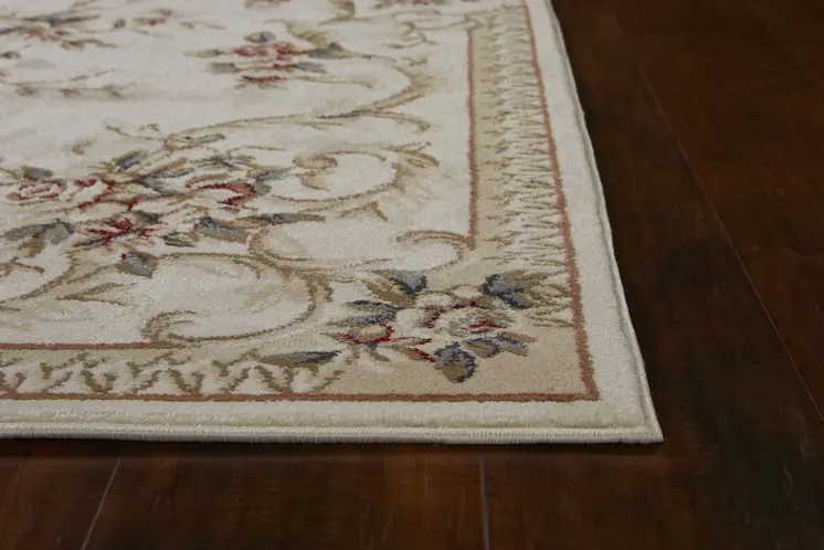 5' X 8' Ivory And Red Floral Area Rug