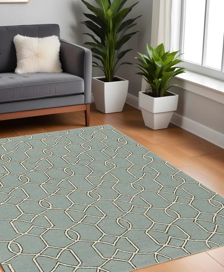 7' X 7' Green and Ivory Hand Hooked Area Rug