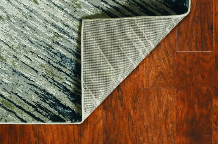 7' X 10' Silver And Gray Ombre Area Rug