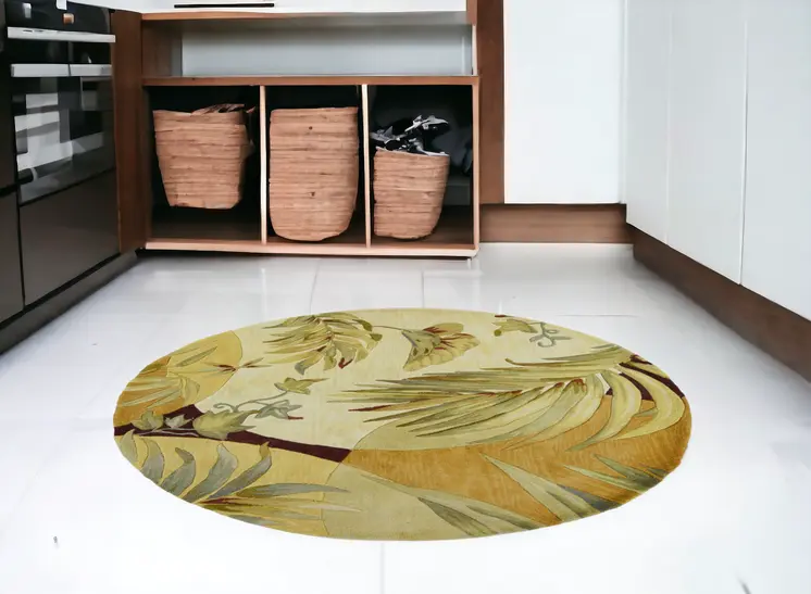 5' Green And Ivory Wool Tropical Botanical Hand Tufted Round Rug