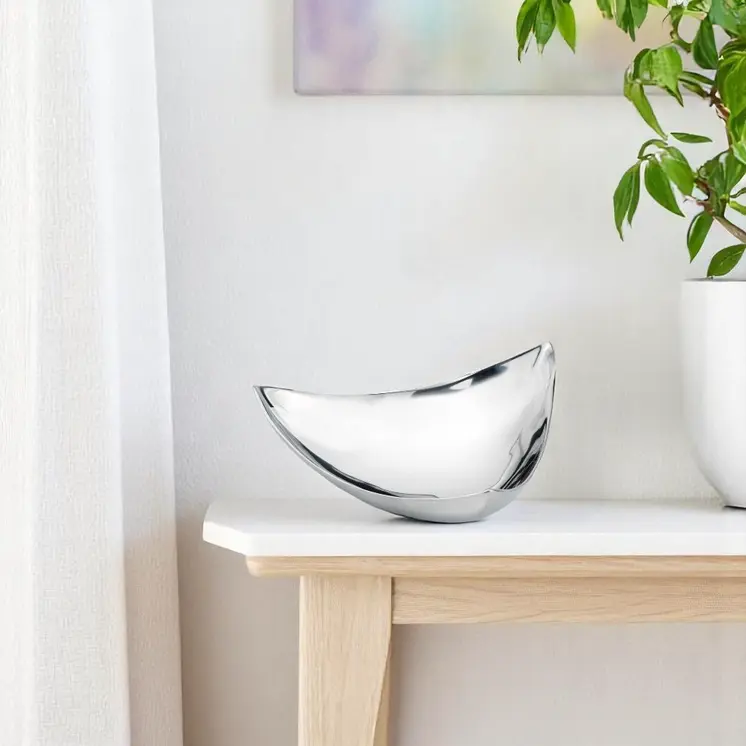 14" Silver Aluminum Triangular Bowl