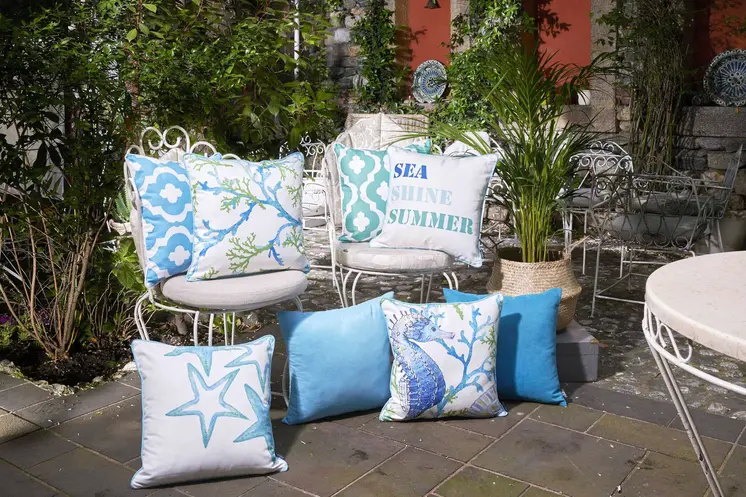 18" Blue And White Fabric Throw Pillow Cover