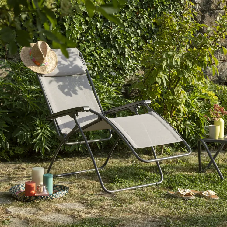 27" Ivory Steel Outdoor Zero Gravity Chair with Ivory Cushion
