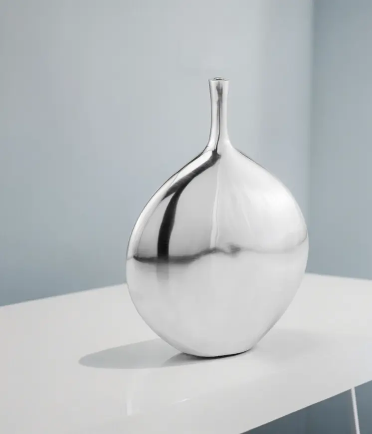 16" Silver Tulip Aluminum Table Vase