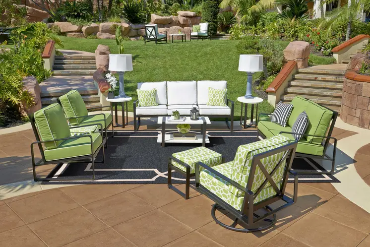 7' X 10' Onyx And White Geometric Handmade Indoor Outdoor Area Rug