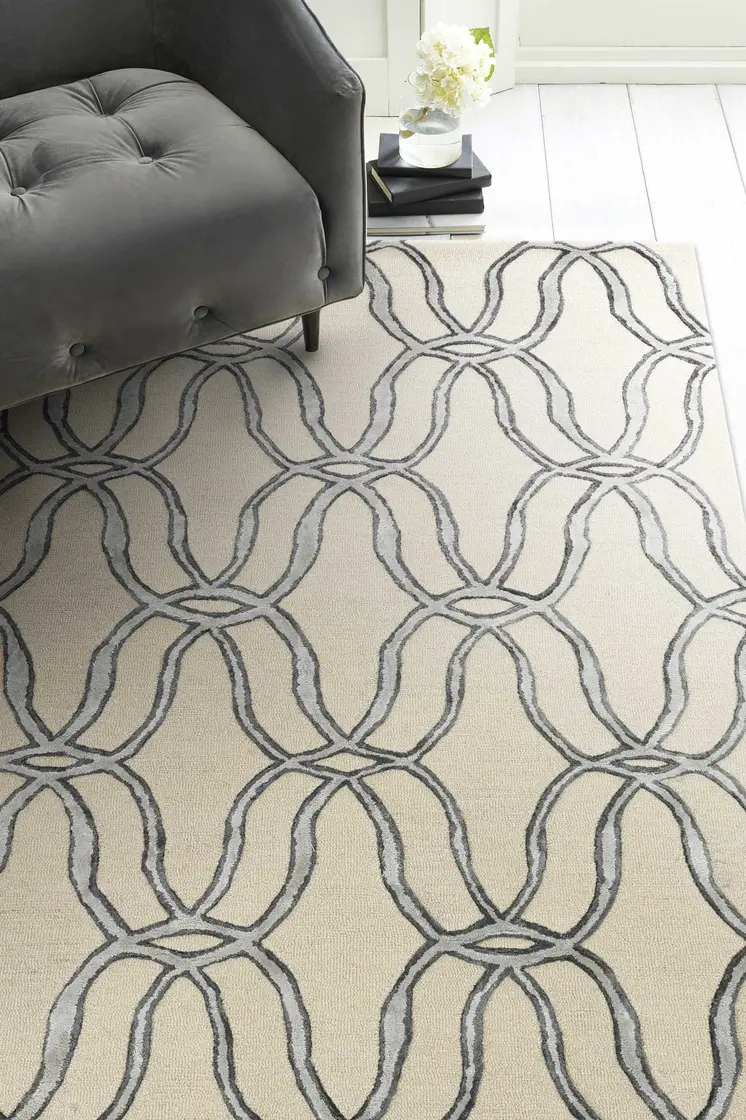 5' X 7' Beige and Silver Wool Vermicular Hand Tufted Area Rug