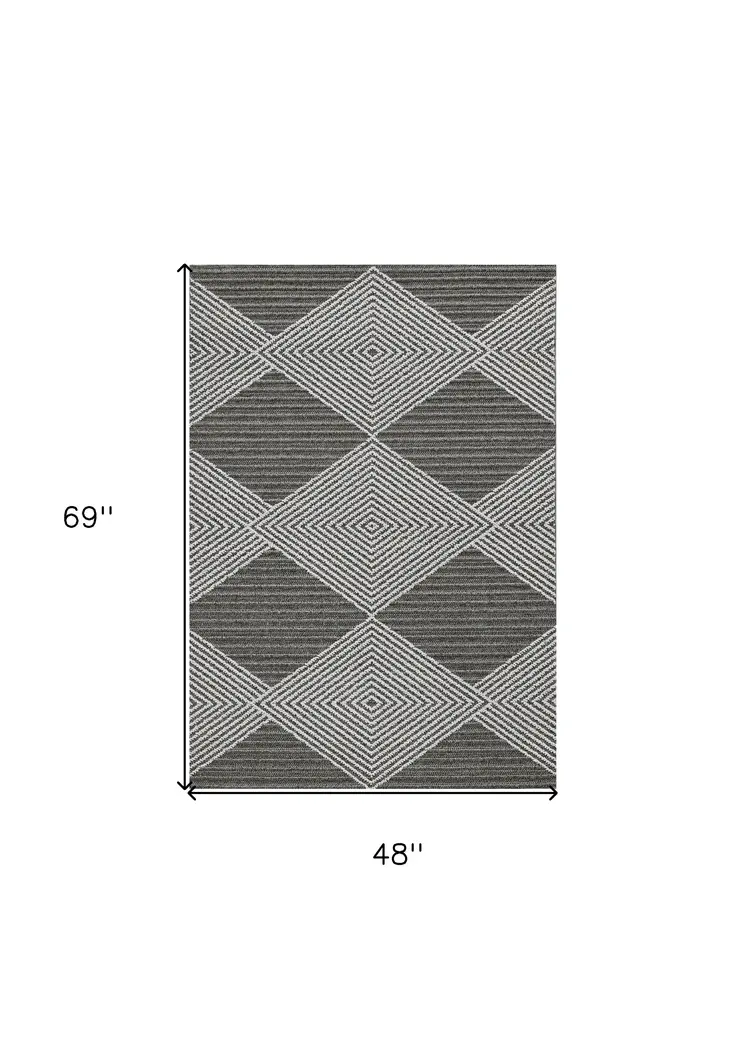 4' X 6' Gray And Ivory Geometric Area Rug