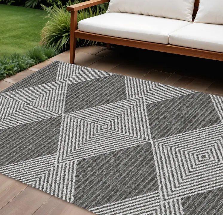7' X 9' Gray Geometric Indoor Outdoor Area Rug