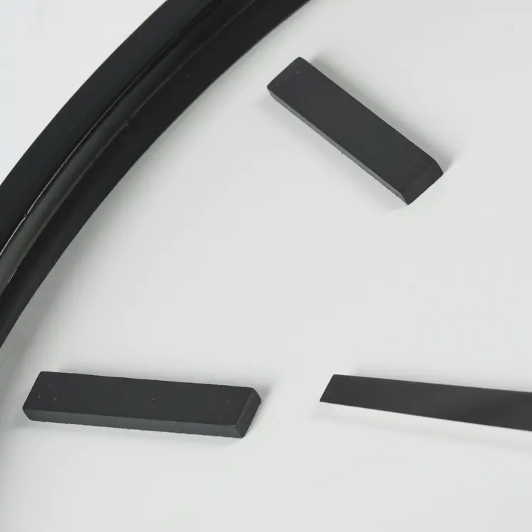24" Round Large Modern Wall Clock With White Face And Non-Numarical Number