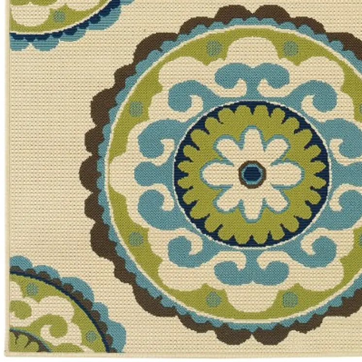 5' X 8' Green and Ivory Floral Indoor Outdoor Area Rug